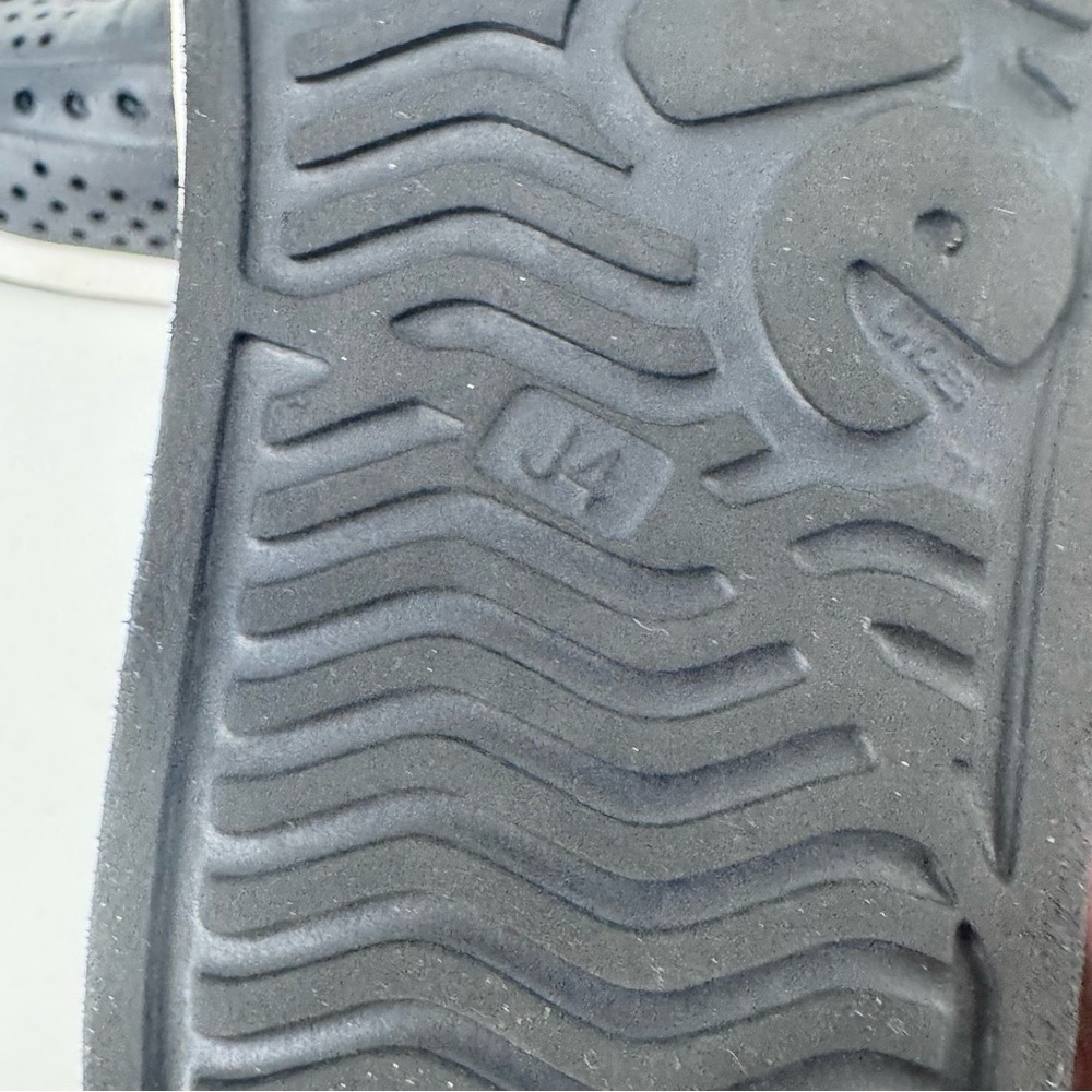 Native‎ Kids Shoes in Black and White - Picture 7 of 8